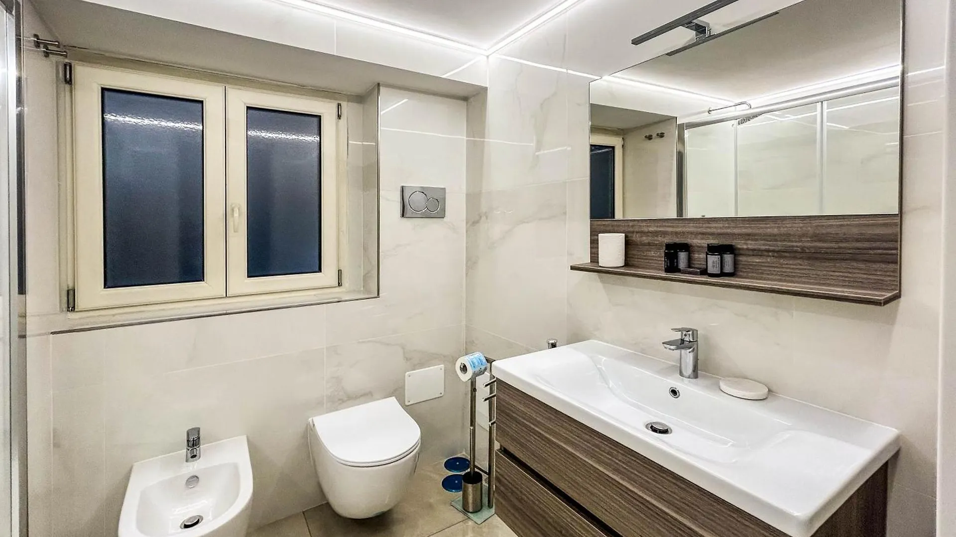 The Marble House - Luxury Apartment In Naples - Family 0*,  Italy